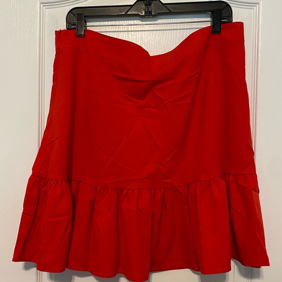 NEW RED 2 PIECE CROP AND SKIRT SET - Picture 8 of 9